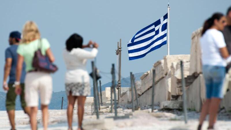 Touristen auf der Akropolis