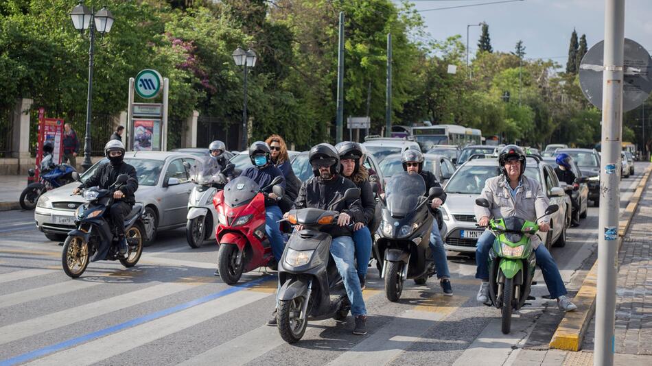 Strassenverkehr in Athen