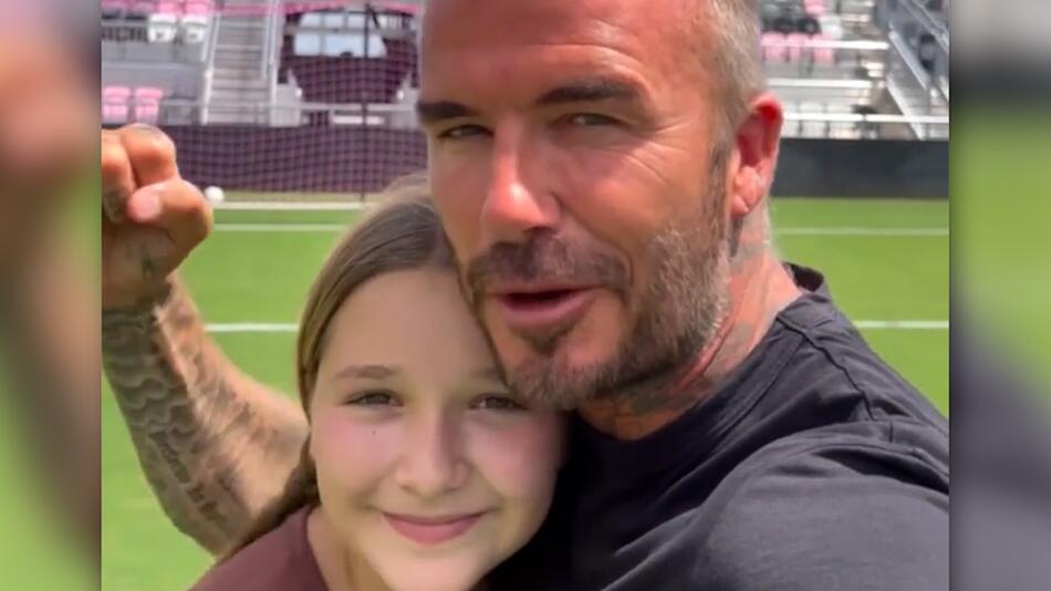Stolzer Vater: David Beckham zeigt seine fussballspielende Tochter Harper