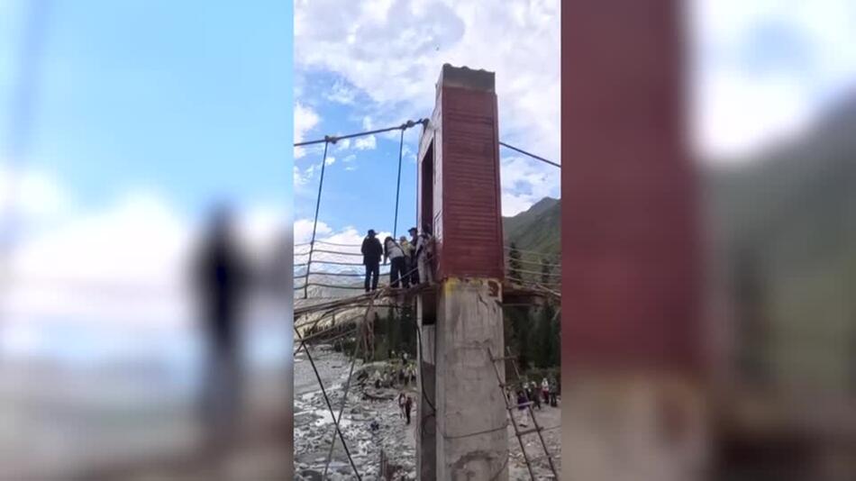China: Tote und Verletzte nach Einsturz von Hängebrücke