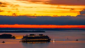 Kreuzfahrtschiff "Disney Adventure" wird in Ostsee geschleppt