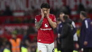 Lisandro Martínez war nach seiner Roten Karte sichtlich bedient.