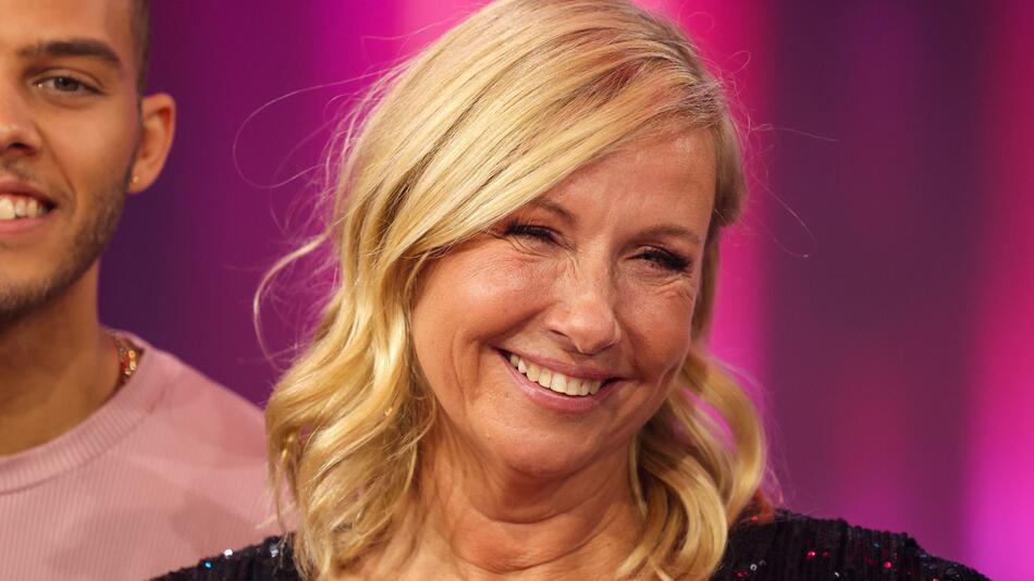 Andrea Kiewel ist an Silvester wieder für das ZDF am Mikrofon.