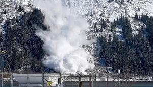 Naturgewalt: Lawine donnert Berghang in Alaska hinab