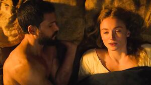 Kit Harington und Sophie Turner kamen sich in ihren Rollen für "The Dreadful" sehr nahe, was für ...