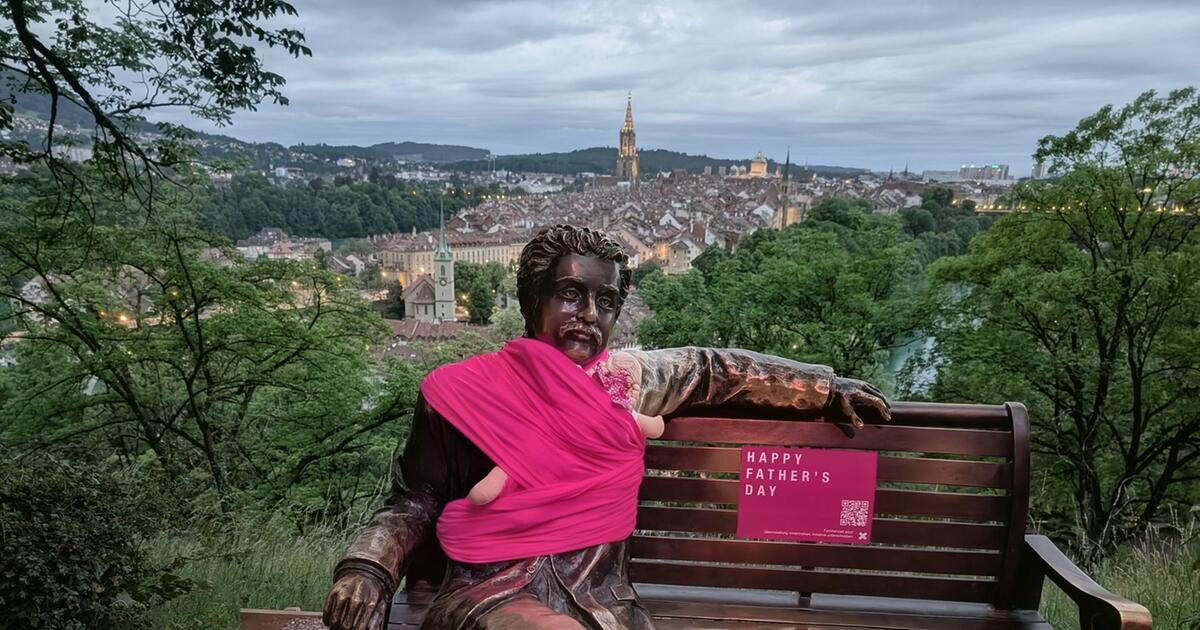 Für aktive Vater-Rolle: Schweizer Statuen mit Babytragetuch