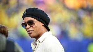 Ronaldo de Assis Moreira, (Ronaldinho Gaúcho)