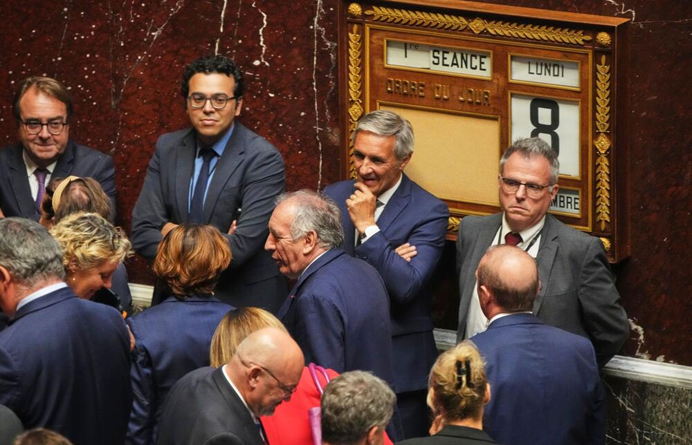 Frankreichs Regierung stürzt bei Vertrauensfrage