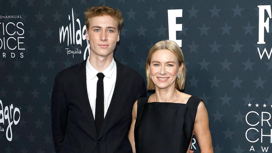 Naomi Watts' Sohn Sasha geht jetzt in Los Angeles aufs College.