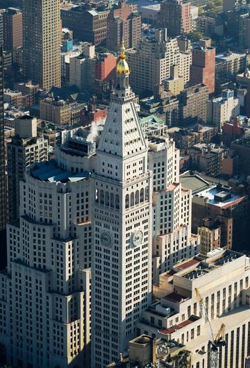 1909: Metropolitan Life Tower