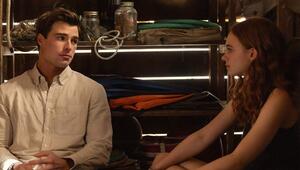Michael Bradway als Charlie Florek und Sadie Soverall als Percy Fraser in der ersten Staffel ...