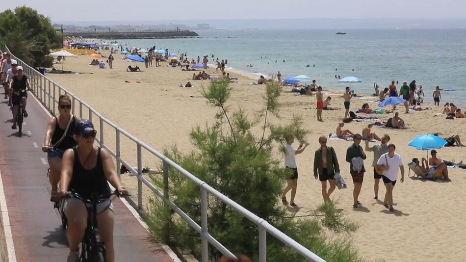 Sommer, Sonne und Strand sind für Urlauberinnen und Urlauber bei zu grosser Hitze kein Vergnügen