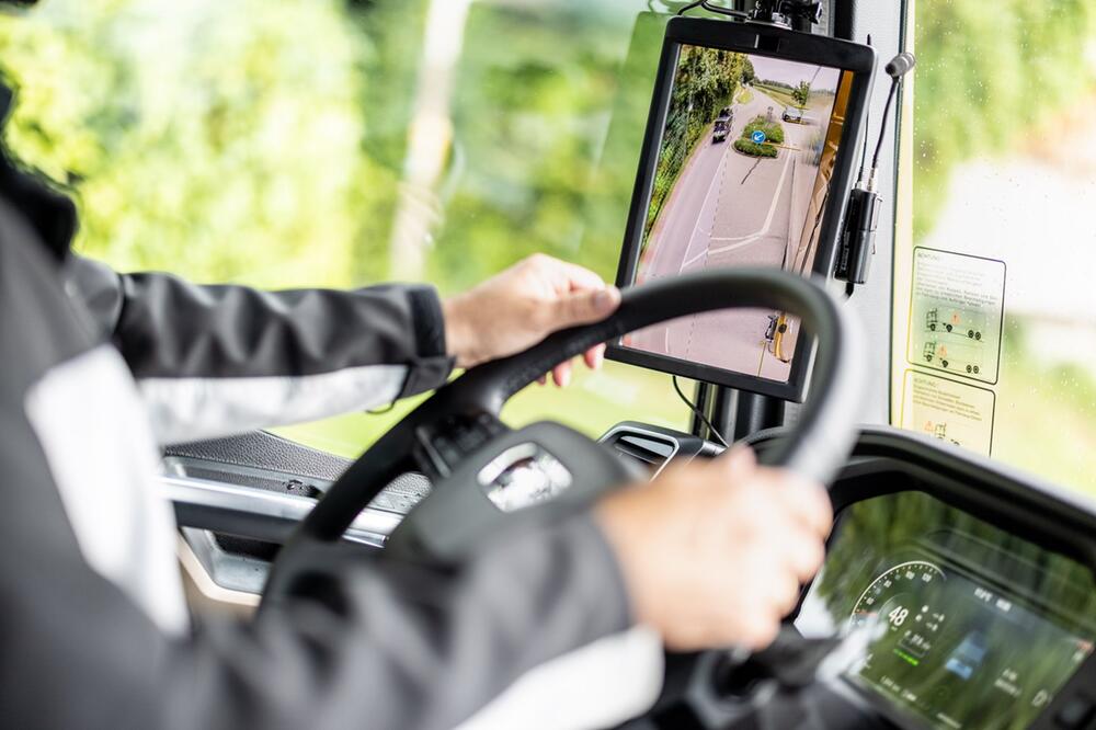 Display eines digitalen Aussenspiegels in einem Lastwagen