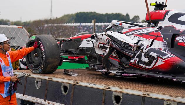 Der demolierte Wagen von Haas-Pilot Oliver Bearman.
