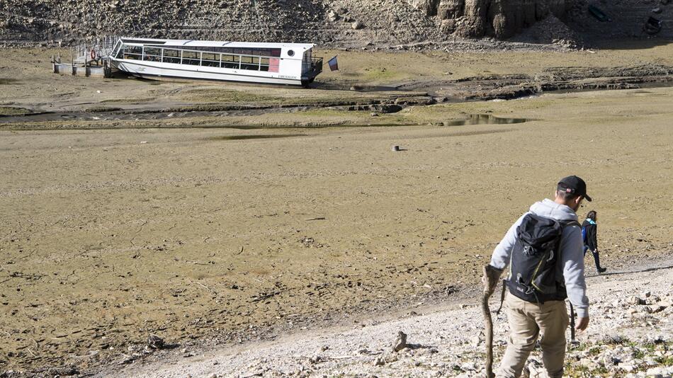 Ausgetrockneter Brenet See in der Schweiz