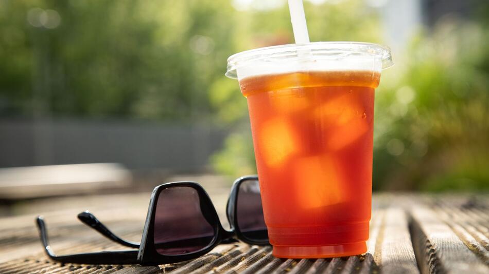 Cold Brew Kaffee mit Eiswürfeln