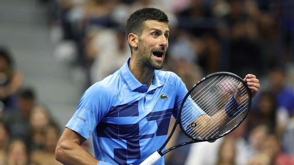 Novak Djokovic reagiert während eines Matches gegen Laslo Djere