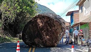 Frühes „Weihnachtswunder“: Fels trifft Motorrad – Fahrer flüchtet im letzten Moment