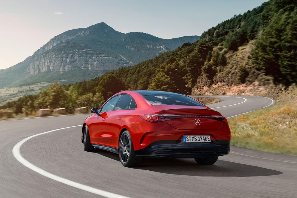 Rückansicht Mercedes-Benz CLA mit EQ Technologie