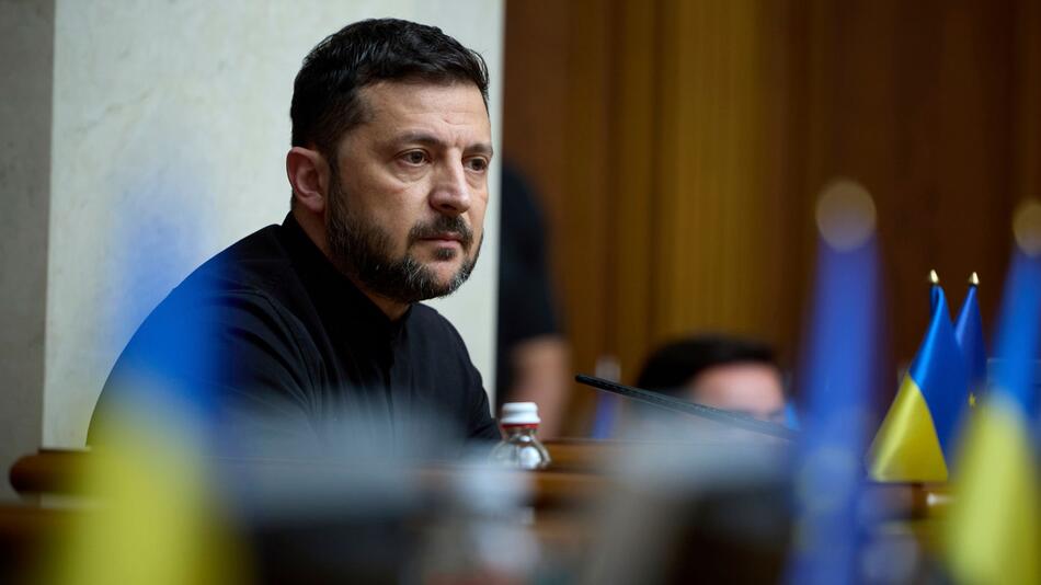 Der ukrainische Präsident Wolodymyr Selenskyj in einer Sitzung