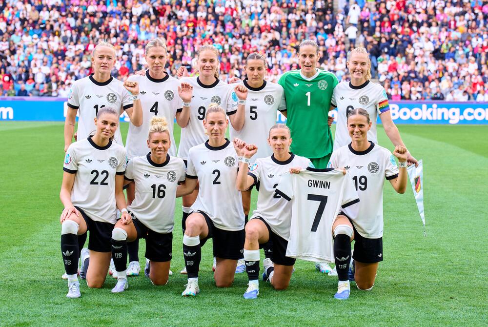 DFB-Frauen vor dem Spiel gegen Dänemark