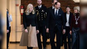 Mette-Marit und Kronprinz Haakon im Osloer Rathaus.