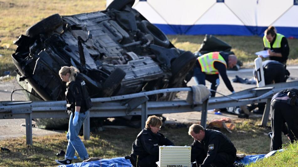 Tote und Verletzte bei Unfall in Bayern