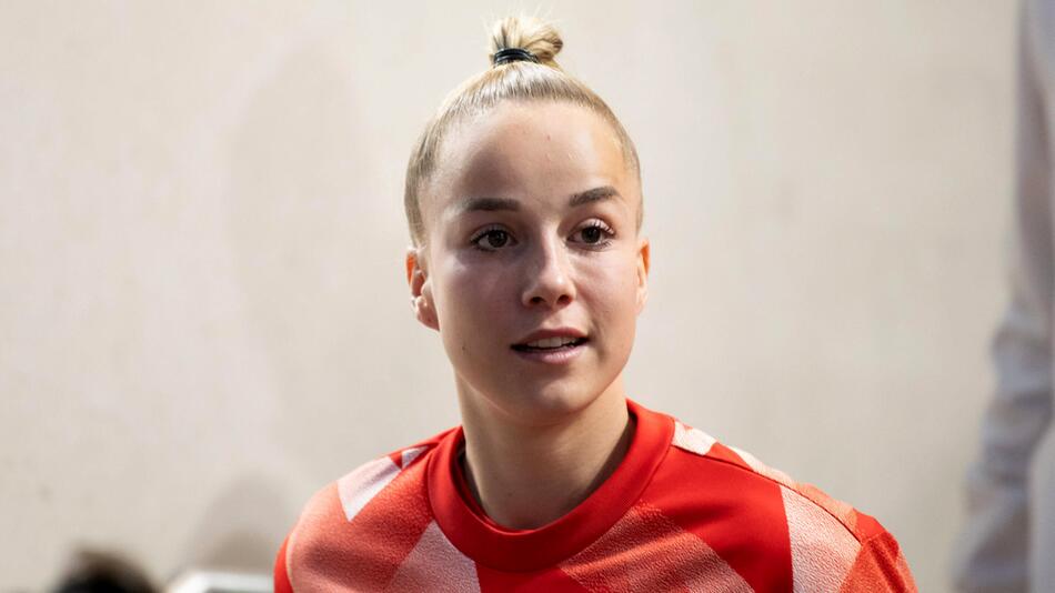 Giulia Gwinn hat sich zum bevorstehenden Wechsel von Lena Oberdorf zum FC Bayern geäussert.