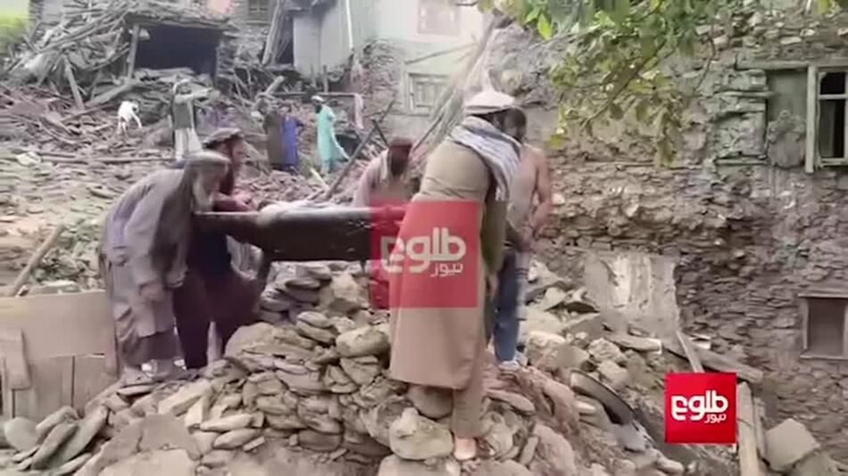 Mehr als 800 Tote bei schwerem Erdbeben in Afghanistan