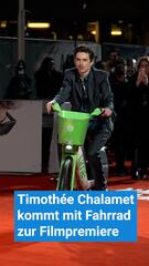 Timothée Chalamet kommt mit Fahrrad zur Filmpremiere