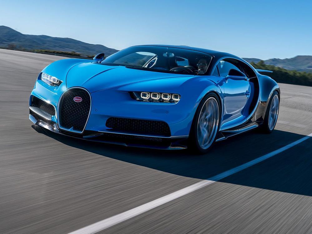 Сколько весит bugatti chiron