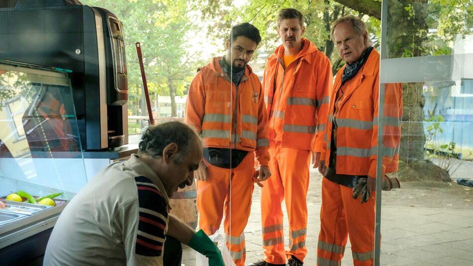 "Die Drei von der Müllabfuhr: Schutzgeld": Werner (Uwe Ochsenknecht, re.), Motte (Marc-Oliver ...