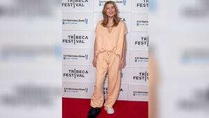 Ellen Pompeo lief am Samstag mit einer Fussschiene über den roten Teppich in New York.