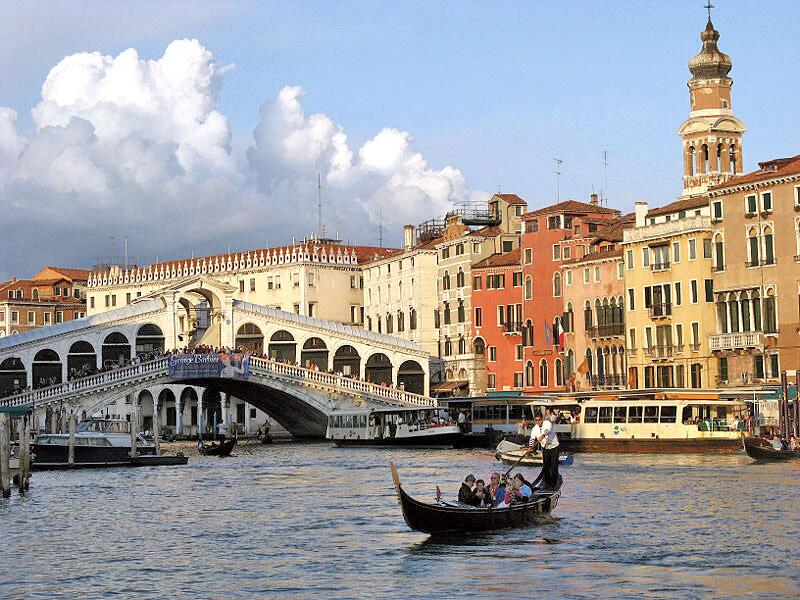 Rialtobrücke in Venedig