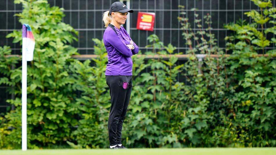 Vor dem Finale der Fussball-EM der Frauen - Training England
