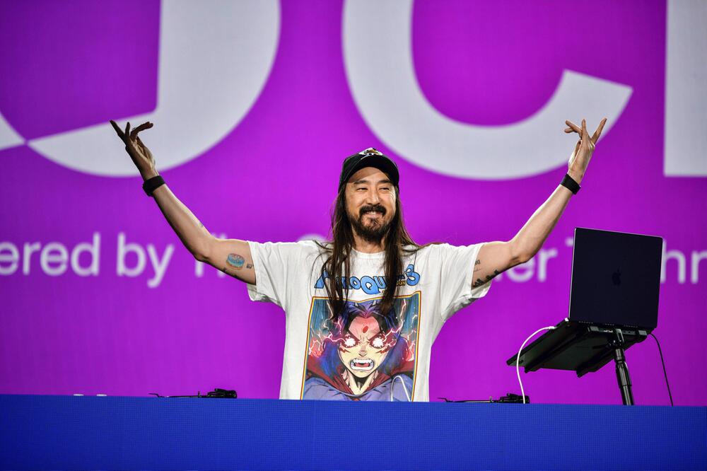 DJ Steve Aoki