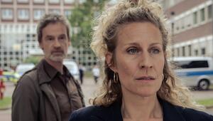 "Tatort: Schmerz": Peter Faber (Jörg Hartmann, l.) lockt Ira Klasnić (Alessija Lause) aus der ...