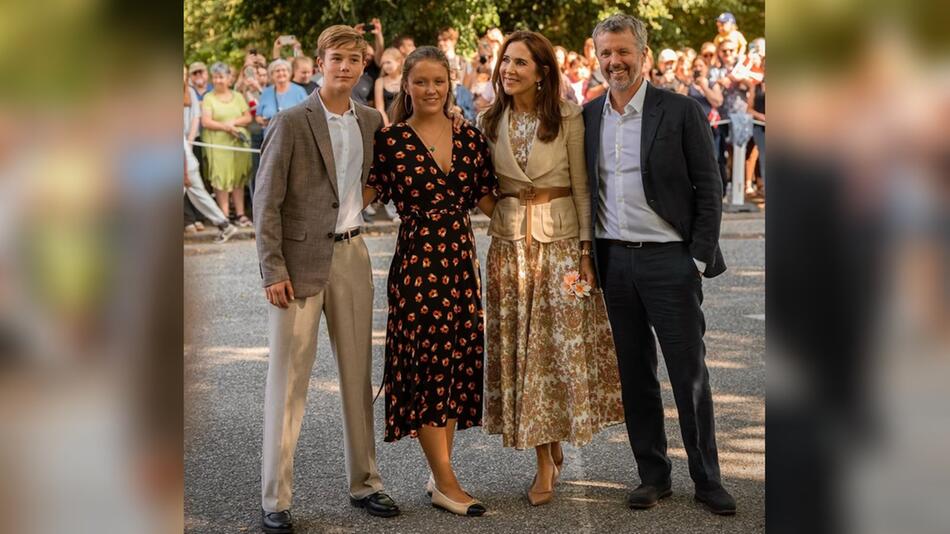 Prinz Vincent, Prinzessin Isabella, Königin Mary und König Frederik von Dänemark starten in den ...