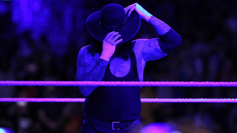 Undertaker, WrestleMania, Roman Reigns, WWE