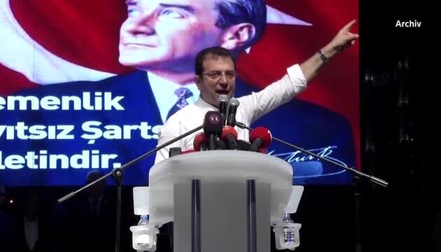 Chaotischer Prozessauftakt gegen Istanbuler Bürgermeister – Richter lässt Saal räumen