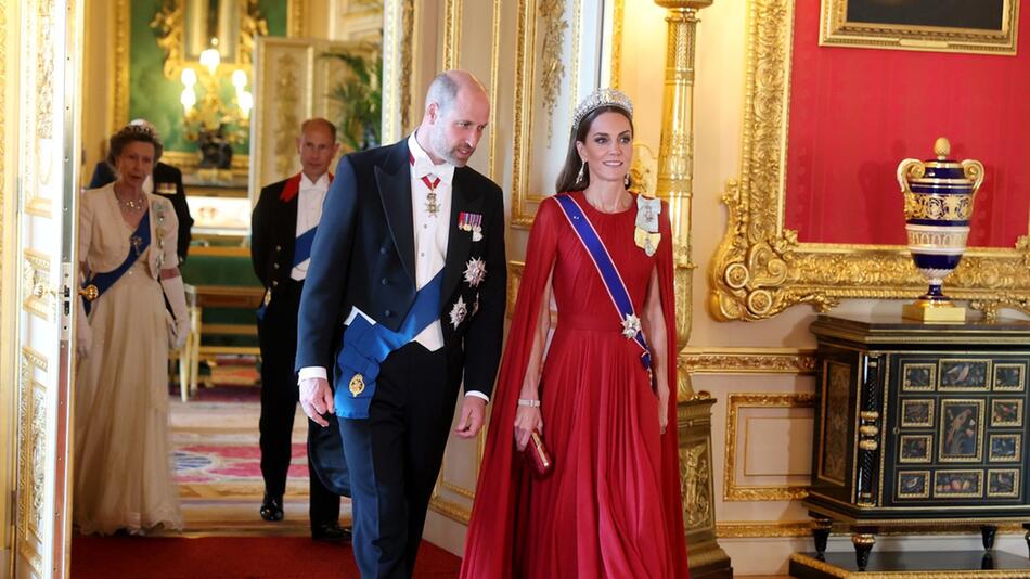 Ein gar königlicher Auftritt: Prinzessin Kate und Prinz William beim Staatsbankett zu Ehren der ...