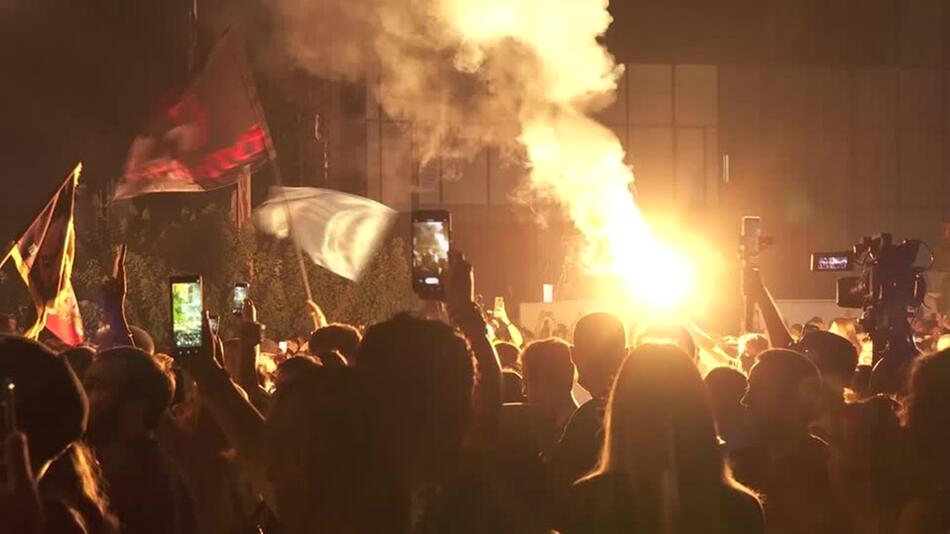 Serbische Sicherheitskräfte gehen gegen regierungskritische Demonstranten vor