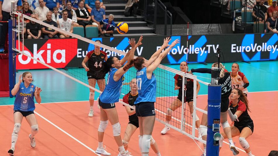 Lentopallon naisten EM-karsintaottelu Suomi-Saksa