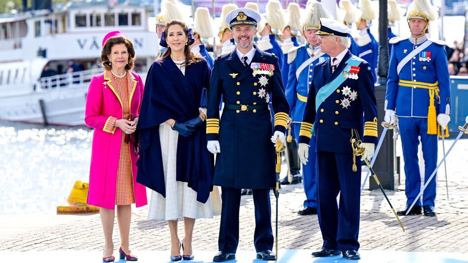 Königin Silvia neben Königin Mary und König Frederik neben König Carl Gustaf (v.l.n.r.) in ...
