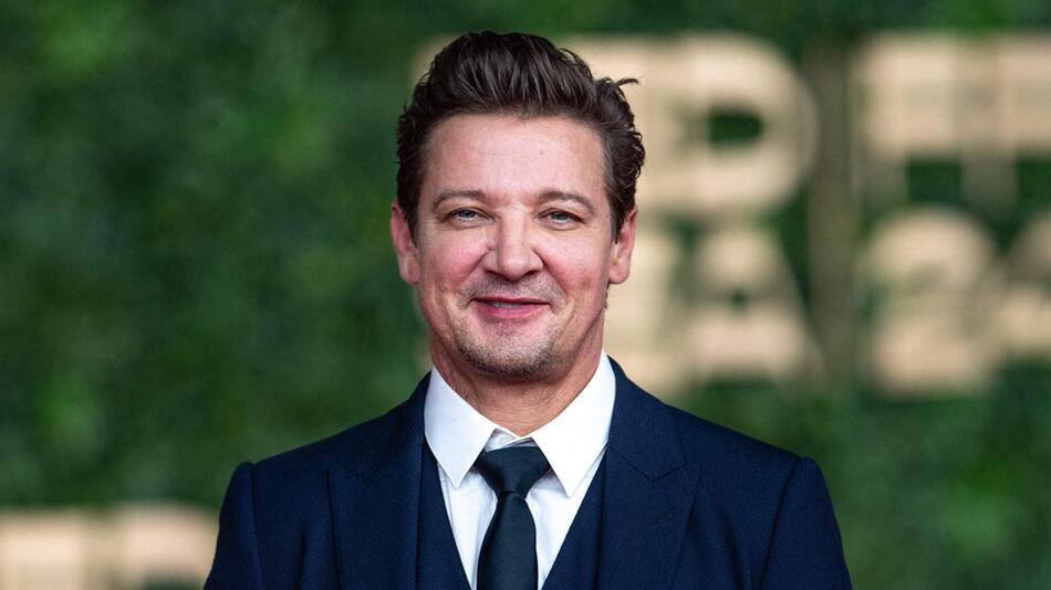 Jeremy Renner ist froh über die Hilfe, die ihm nach dem Unglück zukam.