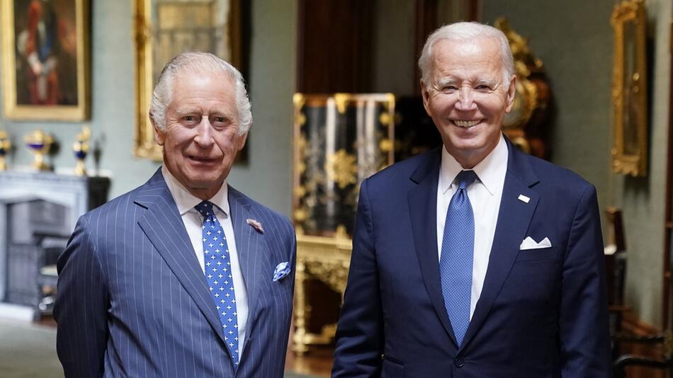 König Charles III. (l.) und Joe Biden im Jahr 2023 auf Schloss Windsor.