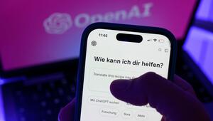 Smartphone mit KI-Chatbot ChatGPT