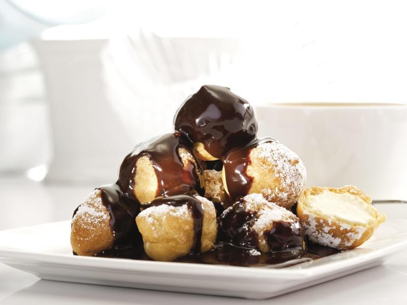 Profiteroles aus Brandteig