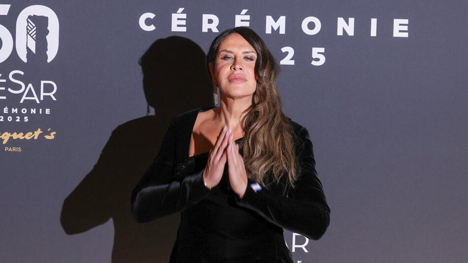 Karla Sofía Gascón hat an den César Awards in Paris teilgenommen.