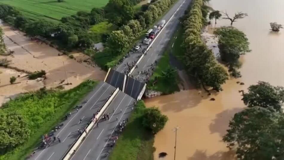 "Es hat mein ganzes Haus weggespült" - Zerstörung durch Hochwasser in Venezuela